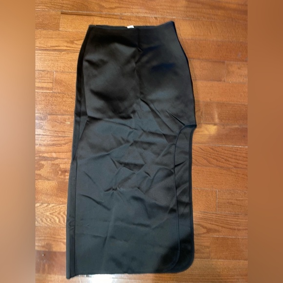 New! By Malene Birger Wick Midi Satin Skirt 🖤 size 6 NWOT! - Picture 13 of 16